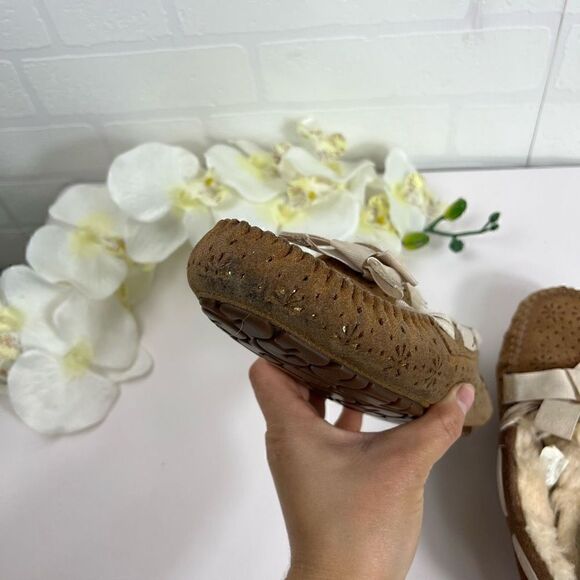Ugg Womens Moccasin Slippers size 5 - Picture 8 of 12